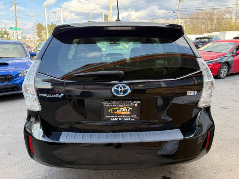 2012 Toyota Prius v Five