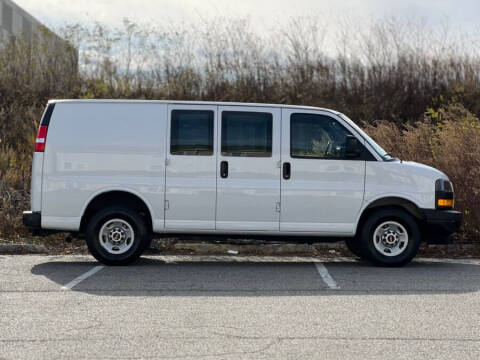 2023 GMC Savana 2500