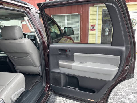 2016 Toyota Sequoia SR5