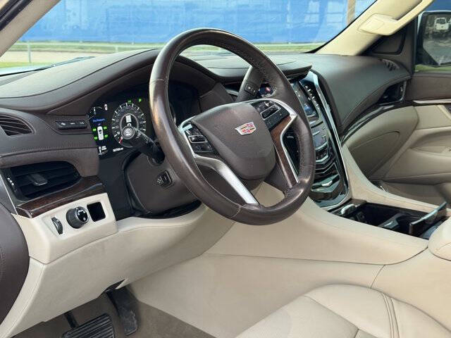 2017 Cadillac Escalade Luxury