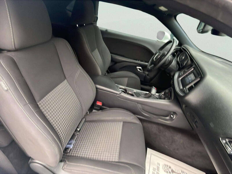 2015 Dodge Challenger SXT