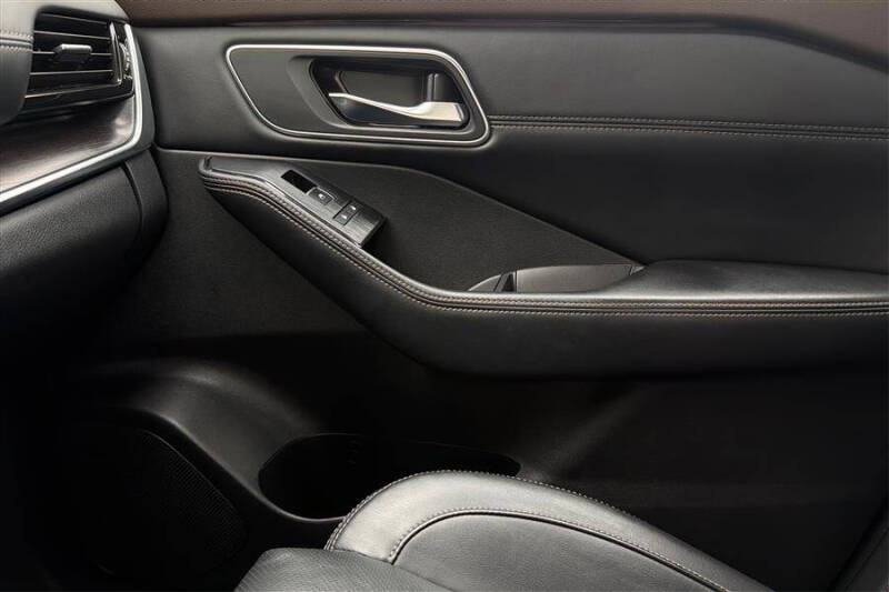 2021 Nissan Rogue Platinum