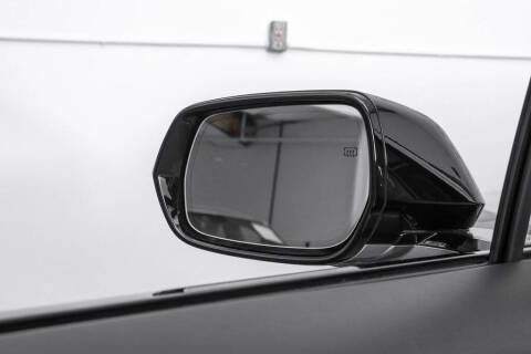 2024 Cadillac LYRIQ Luxury 3