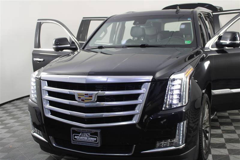 2018 Cadillac Escalade ESV Luxury