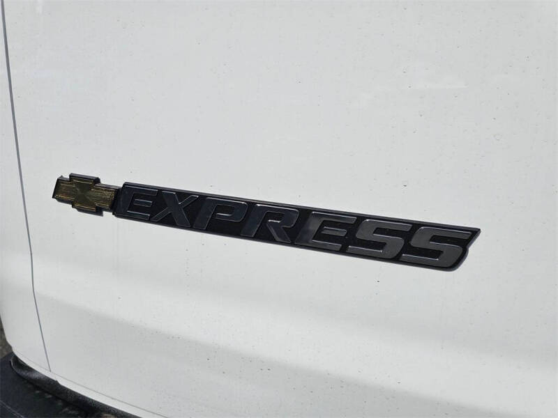 2025 Chevrolet Express 2500