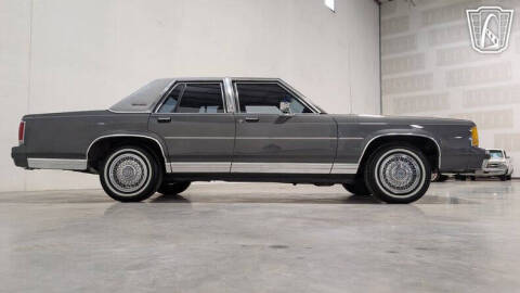 1988 Ford Crown Victoria