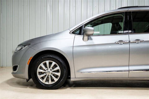 2017 Chrysler Pacifica Touring Plus