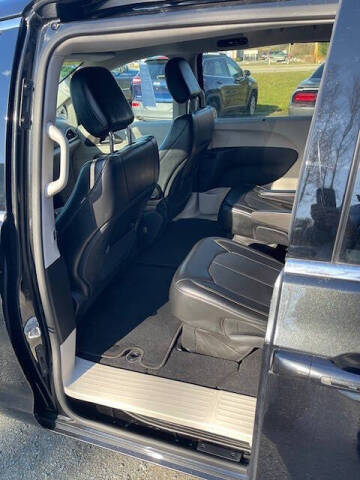 2020 Chrysler Voyager LXi