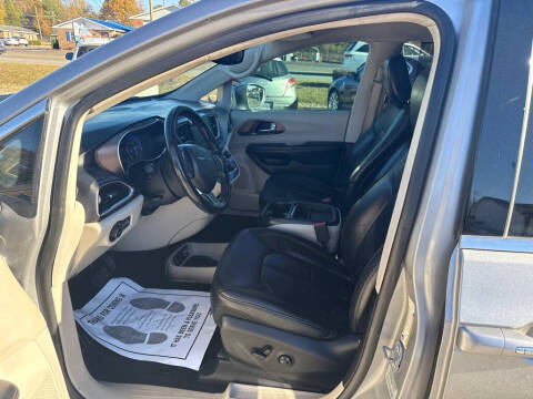 2017 Chrysler Pacifica Touring-L