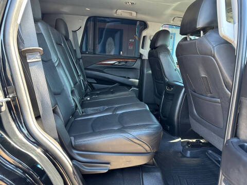 2019 Cadillac Escalade Standard