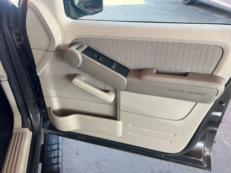 2007 Ford Explorer Sport Trac XLT