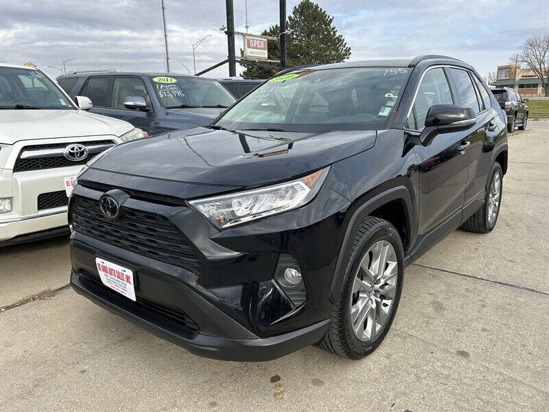 2020 Toyota RAV4 XLE Premium's photo