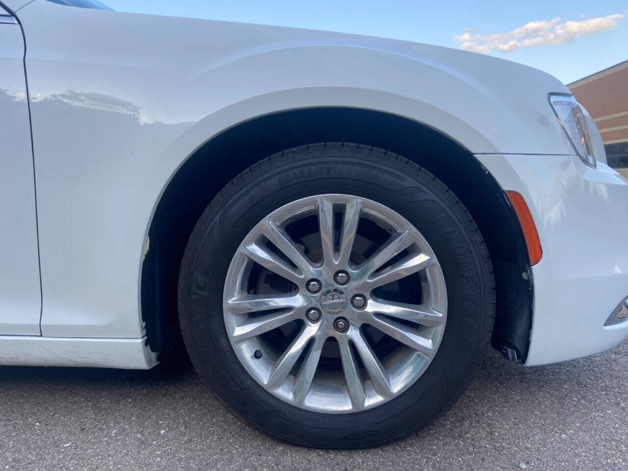 2018 Chrysler 300 for sale at ZAKS AUTO INC in Detroit, MI