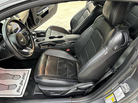 2022 Ford Mustang EcoBoost Premium