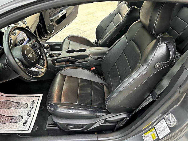 2022 Ford Mustang EcoBoost Premium