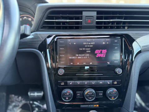 2021 Volkswagen Passat R-Line