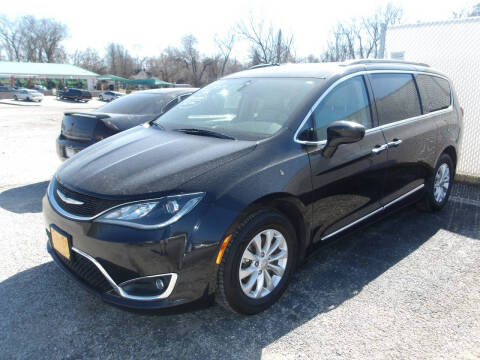 2017 Chrysler Pacifica Touring Plus