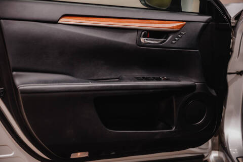 2013 Lexus ES 300h