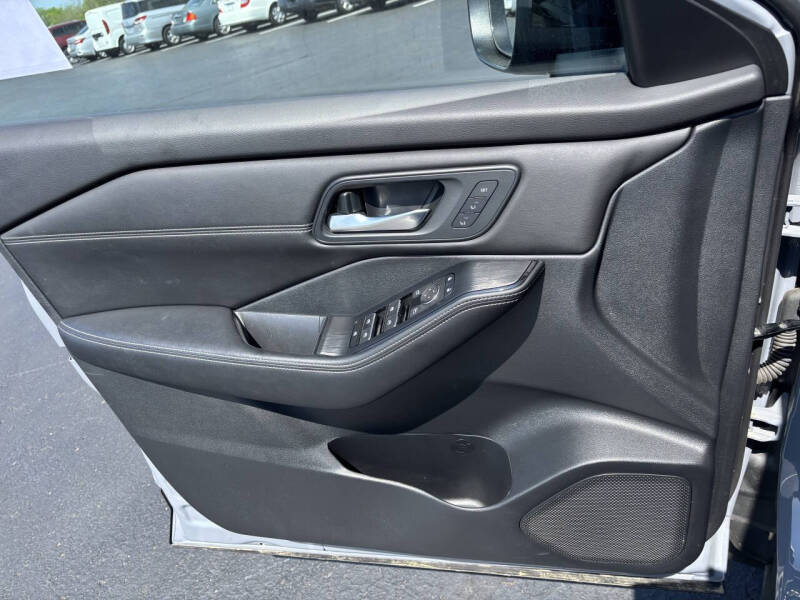 2024 Nissan Rogue SL