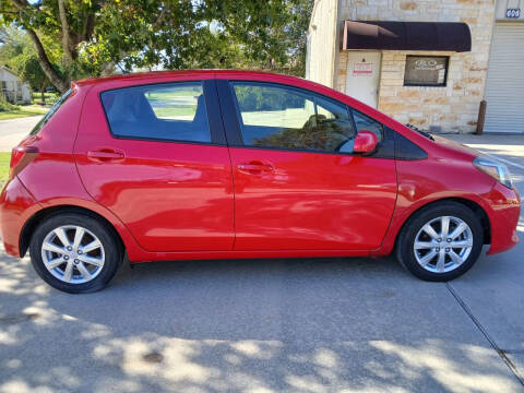 2016 Toyota Yaris 5-Door LE