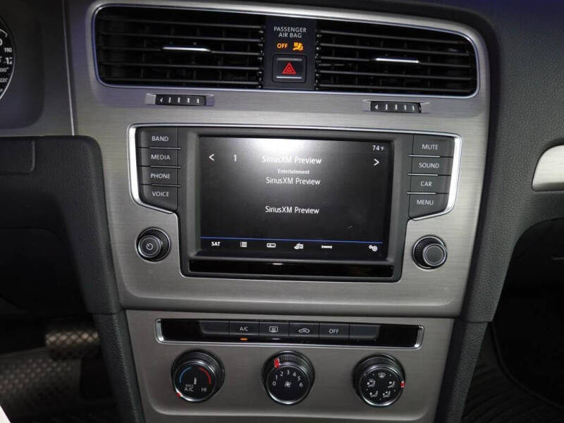 2017 Volkswagen Golf SportWagen