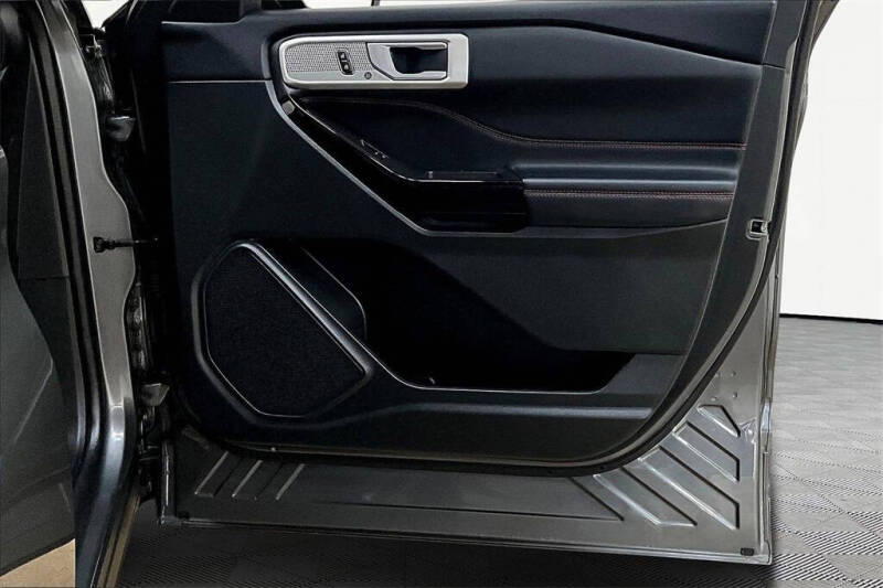 2023 Ford Explorer ST-Line