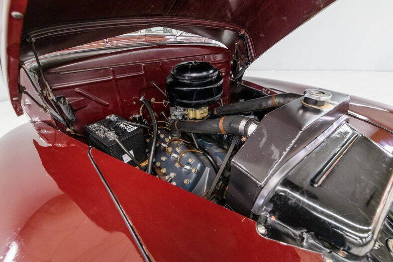 1946 Ford Super Deluxe