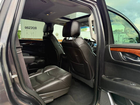 2016 Cadillac Escalade Luxury Collection