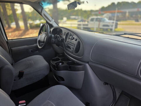 2006 Ford E-Series E-350 SD XLT