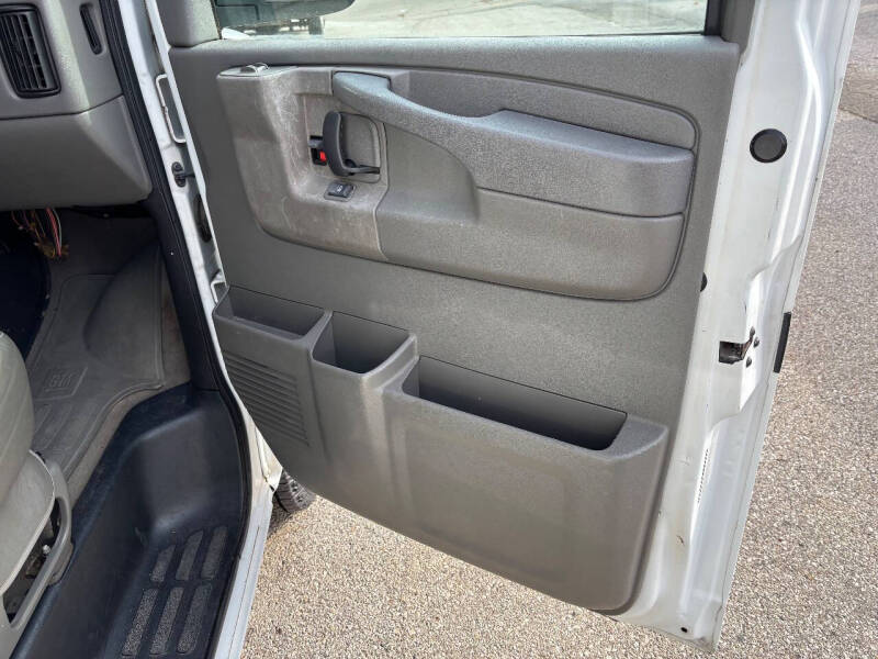 2003 Chevrolet Express 3500 LS