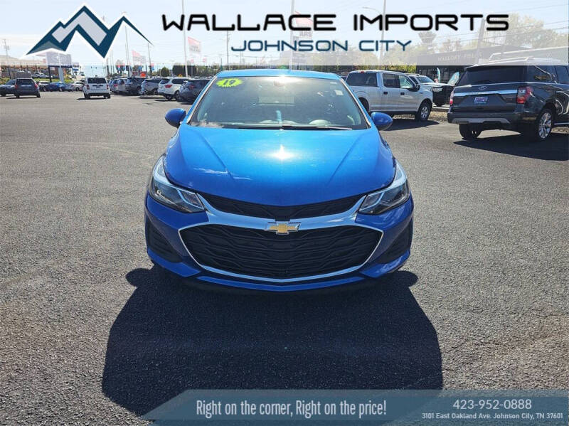 Used 2019 Chevrolet Cruze LT with VIN 1G1BE5SM4K7138523 for sale in Johnson City, TN