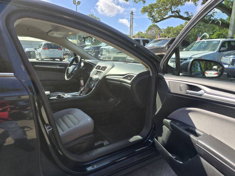 2014 Ford Fusion S