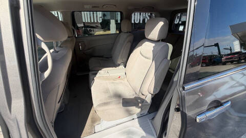 2017 Nissan Quest SV