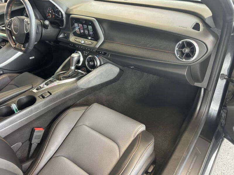 2017 Chevrolet Camaro 2SS - Photo 23