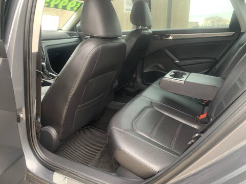 2017 Volkswagen Passat 1.8T R-Line