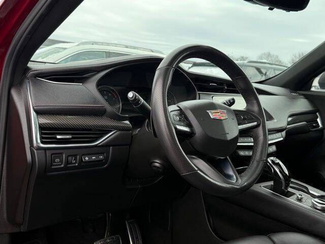 2022 Cadillac XT4 Sport