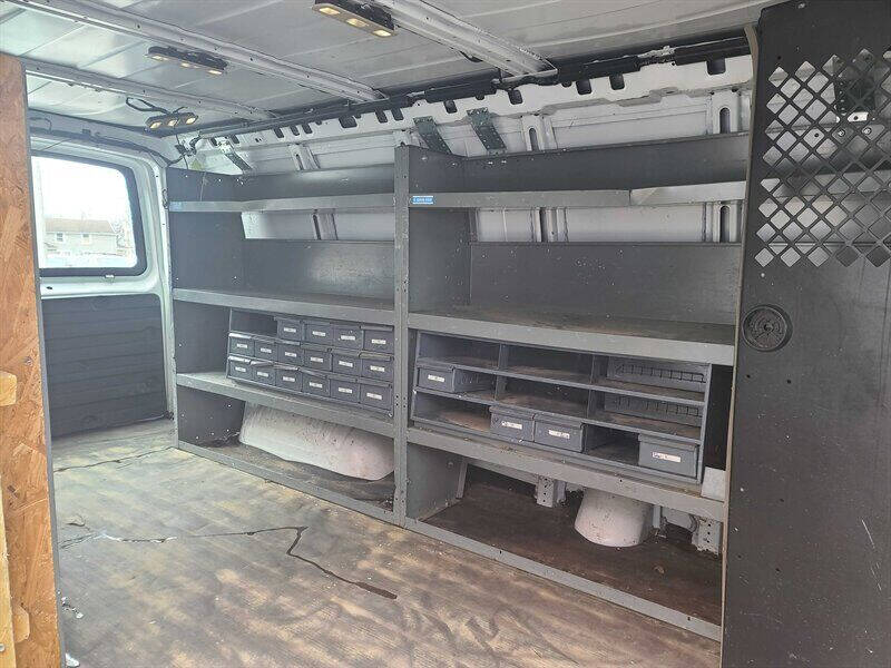 2017 GMC Savana 2500