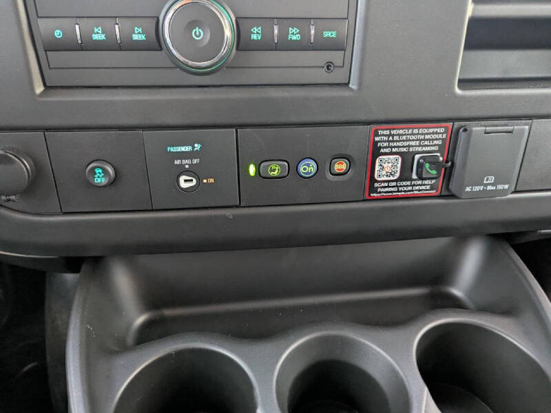 2025 Chevrolet Express 3500