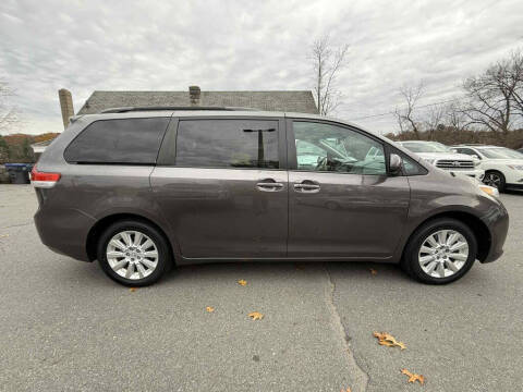 2014 Toyota Sienna XLE 7-Passenger