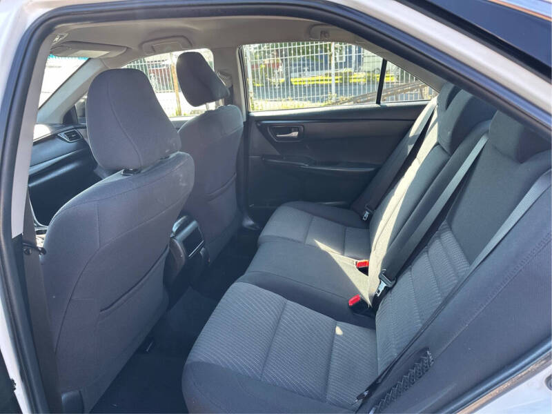 2015 Toyota Camry Hybrid LE