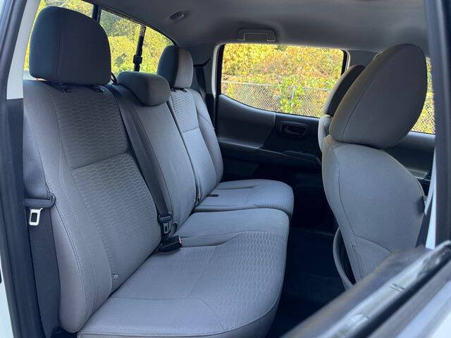 2017 Toyota Tacoma SR