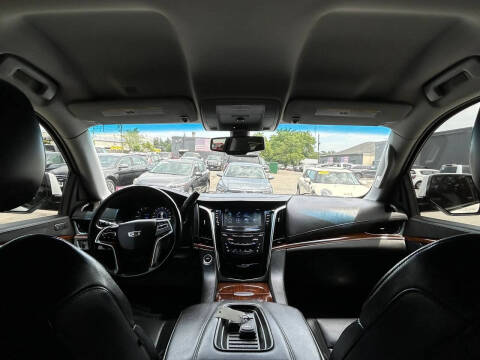 2019 Cadillac Escalade Standard