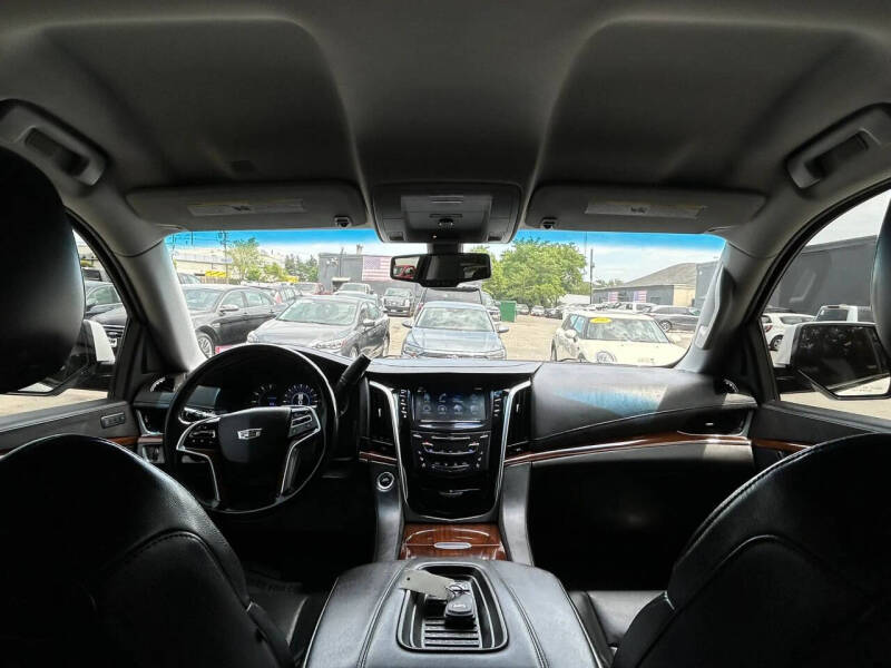 2019 Cadillac Escalade Standard