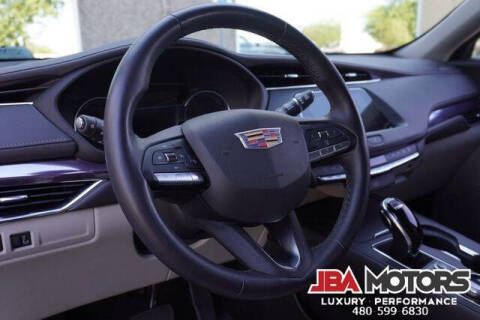 2023 Cadillac XT4 Luxury