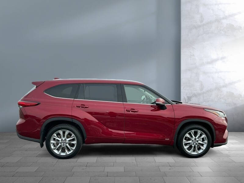 2022 Toyota Highlander Hybrid Limited