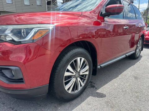 2017 Nissan Pathfinder SL