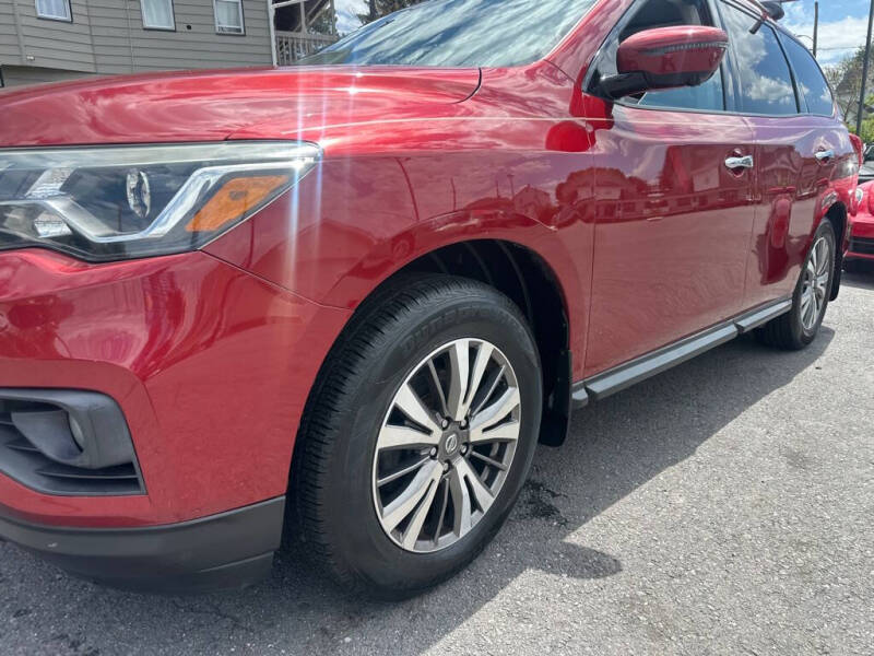 2017 Nissan Pathfinder SL