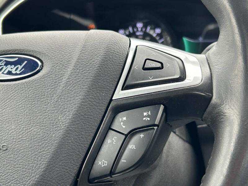 2014 Ford Fusion Titanium photo 13