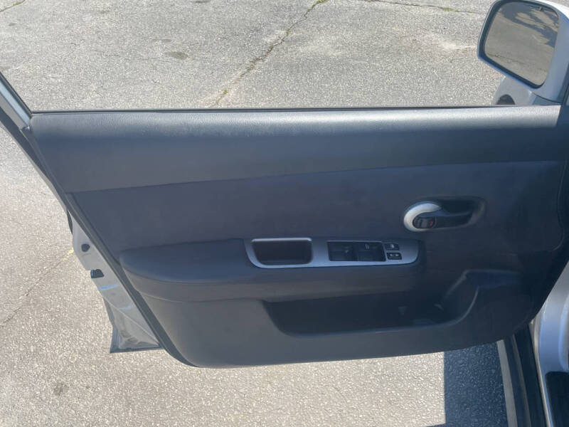 2008 Nissan Versa 1.8 S