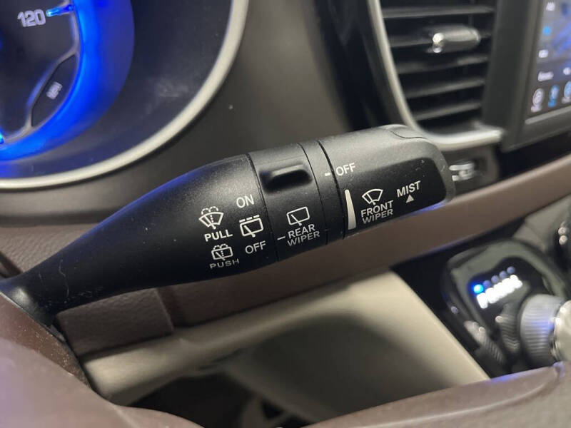 2020 Chrysler Voyager LXi